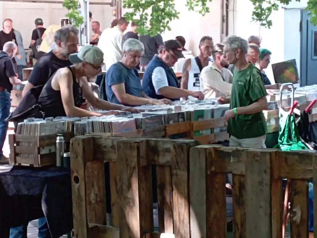 Besucher der CD und Vinylboerse in Hannover